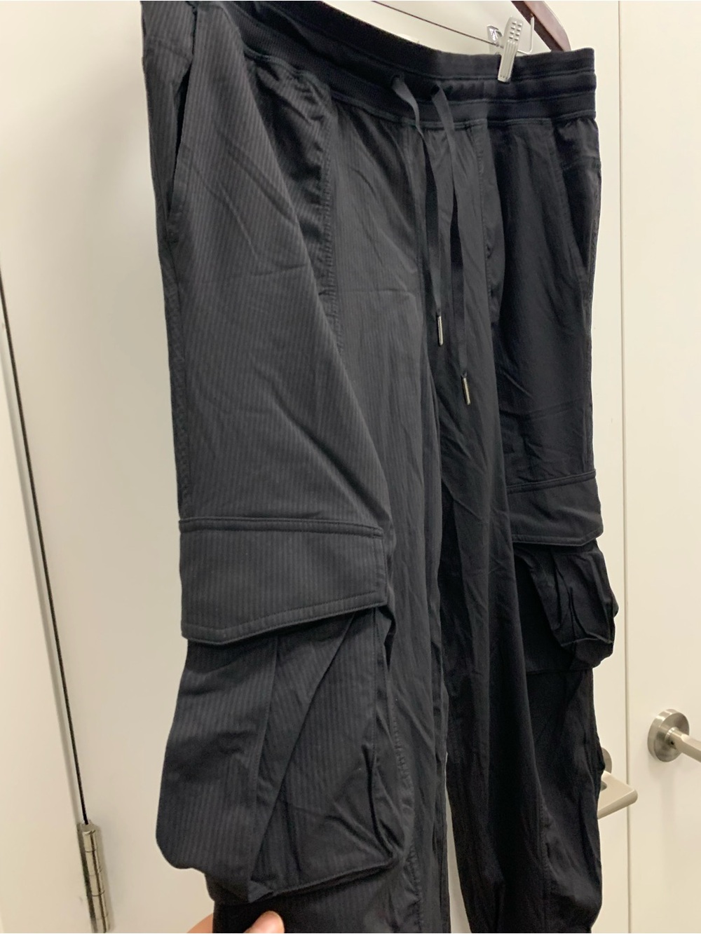 Lululemon Dance Studio Cargo Jogger Relaxed-Fit Mid-Rise black size L (2 of 2) - Picture 4 of 16